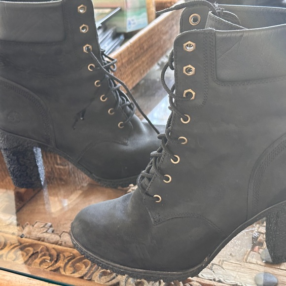 Timberland Woman’s Tillston boots lace up with lug sole/heal - Picture 4 of 11